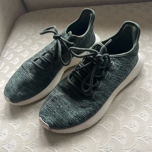 Adidas women’s 8.5 barely worn.